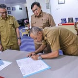 Sertijab Sekretaris DPMPTSP Prov. Sulteng. Kepala Dinas Tekankan Keberlanjutan Roda Organisasi dalam Suasana Haru dan Kekeluargaan.